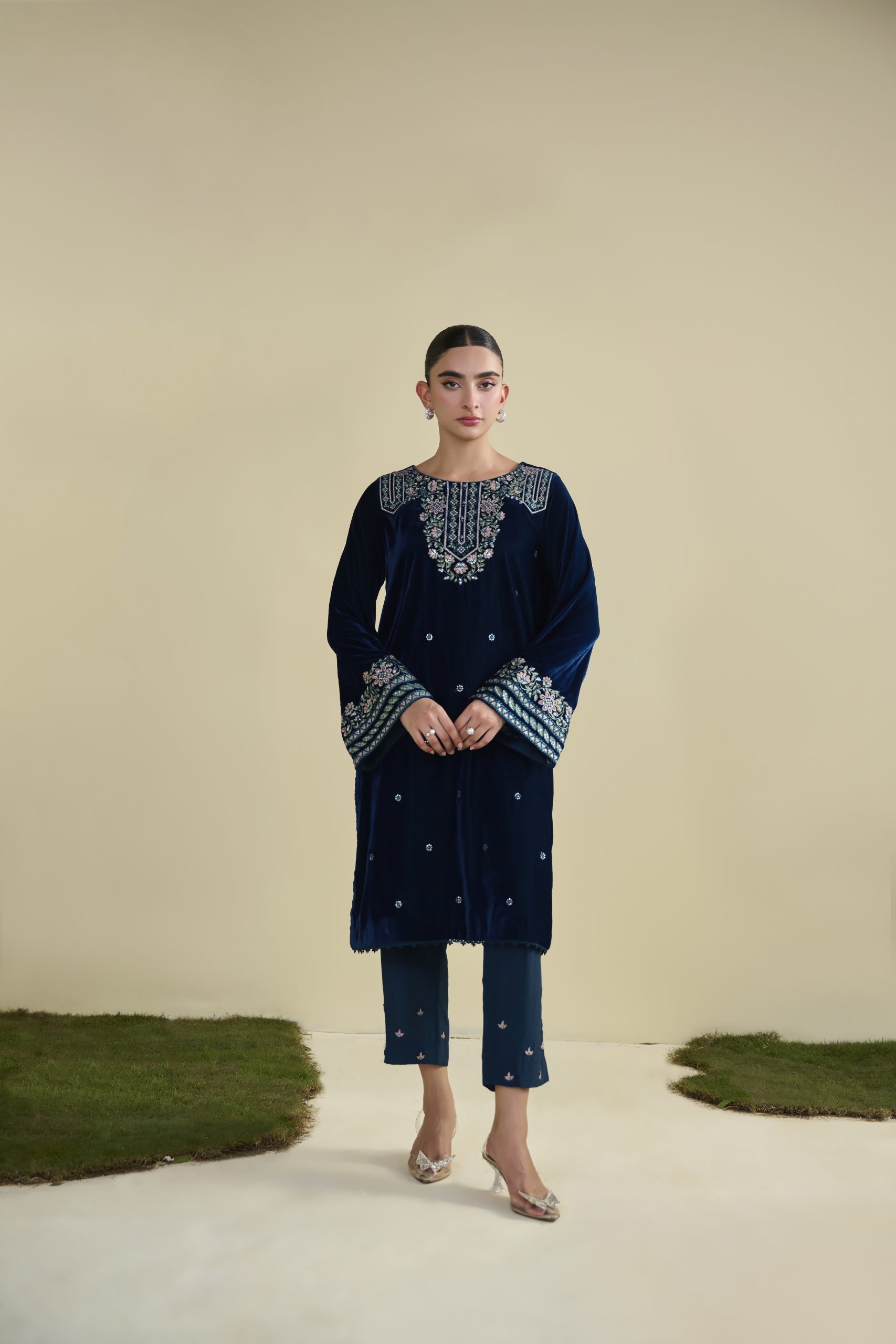 TURQUOISE BLUE 2PCS EMBROIDERED KURTA WITH TROUSER